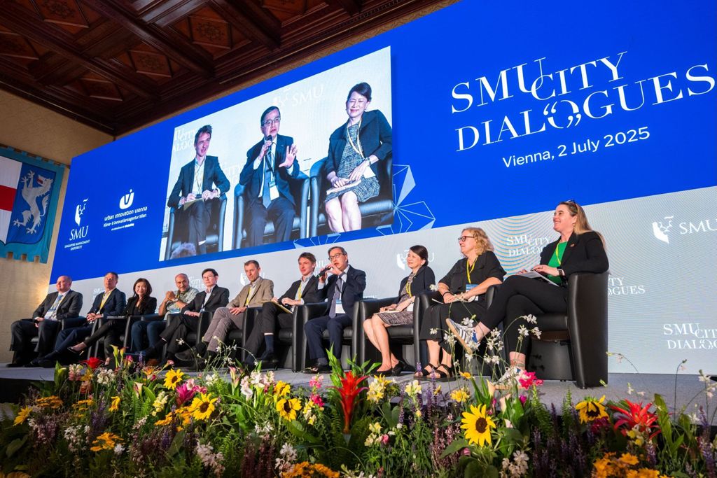 Miniature of A Roundtable Panel session in the fourth edition of SMU City Dialogues held at Vienna City Hall